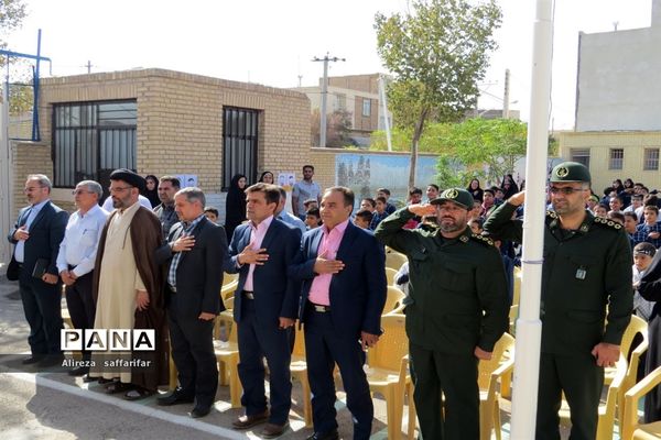 نواخته شدن زنگ  عاطفه‌ها در اردستان