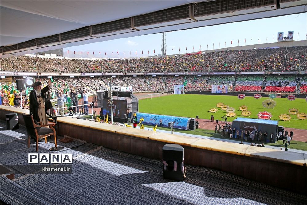 همایش بزرگ اقتدارعاشورایی بسیج و اجتماع باشکوه ده‌ها هزارنفری بسیجیان در ورزشگاه آزادی