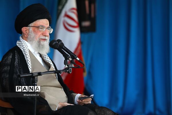 همایش بزرگ اقتدارعاشورایی بسیج و اجتماع باشکوه ده‌ها هزارنفری بسیجیان در ورزشگاه آزادی