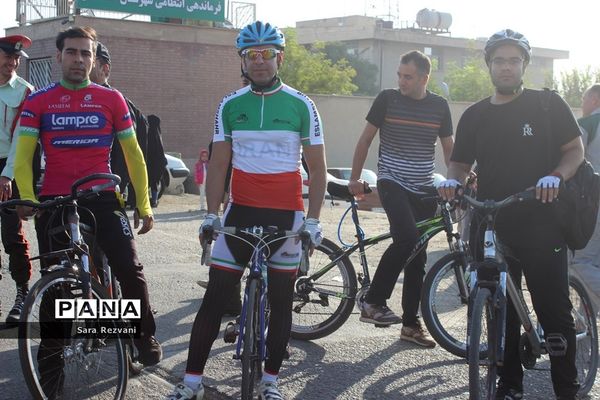 همایش پیاده روی خانوادگی گرامیداشت هفته نیروی انتظامی در اسلامشهر