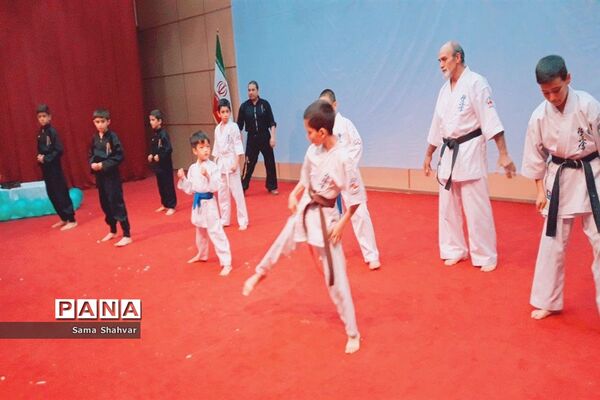 مراسم تجلیل از کاراته کاران آکادمی بهاران در فشافویه