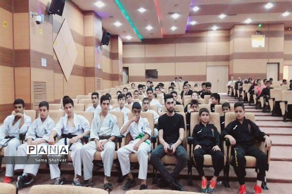 مراسم تجلیل از کاراته کاران آکادمی بهاران در فشافویه