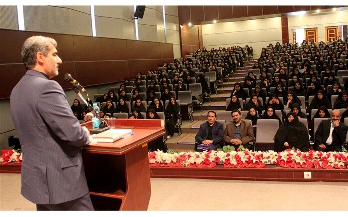 دانشجوی پرسشگر و با نشاط امروز، معلم موفق آینده خواهد بود