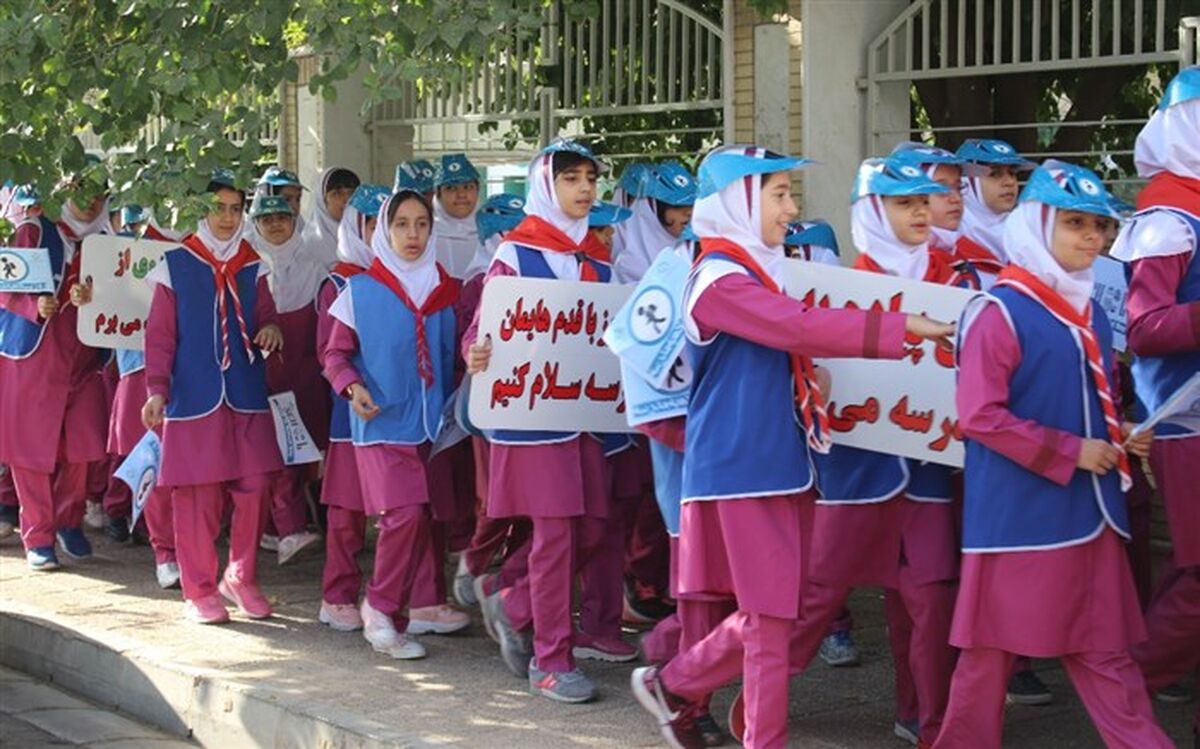 اجرای طرح روز جهانی «یک روز پیاده از خانه تا مدرسه» در شیراز