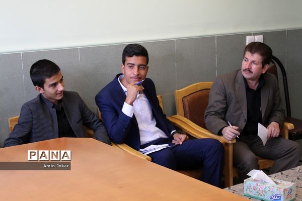 برگزاری کارگاه آموزشی فن سخن‌وری ویژه نمایندگان نهمین دوره مجلس دانش‌آموزی فارس در شیراز