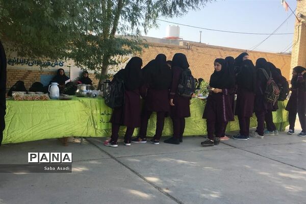 بازارچه خیریه دبیرستان الزهرا گله دار