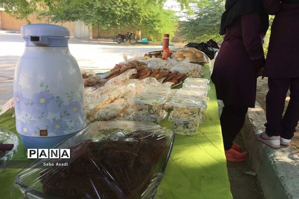 بازارچه خیریه دبیرستان الزهرا گله دار