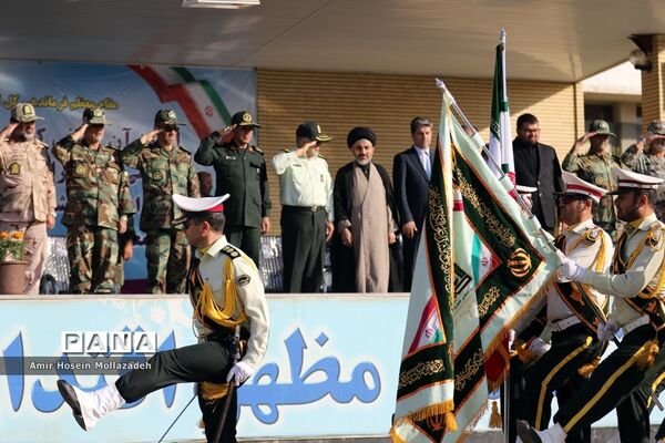 صبحگاه مشترک نیروهای مسلح به مناسبت آغاز هفته نیروی انتظامی در ارومیه