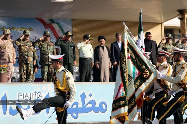 صبحگاه مشترک نیروهای مسلح به مناسبت آغاز هفته نیروی انتظامی در ارومیه
