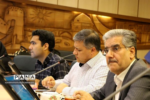 نشست خبری کمیسیون گردشگری و عمرانی شورا شهر