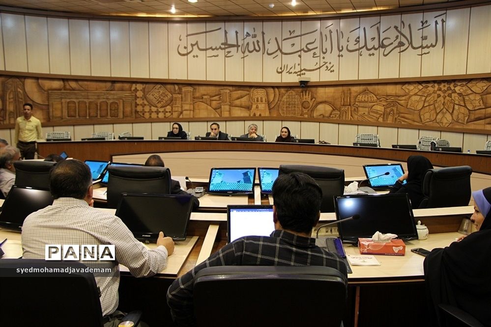 نشست خبری کمیسیون گردشگری و عمرانی شورا شهر