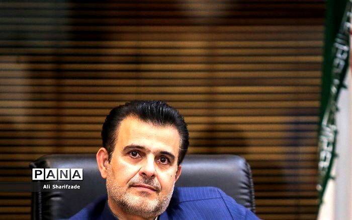 مدیر کل قرآن و نماز آموزش و پرورش: حضور دانش‌آموزان در نماز جماعت اختیاری است