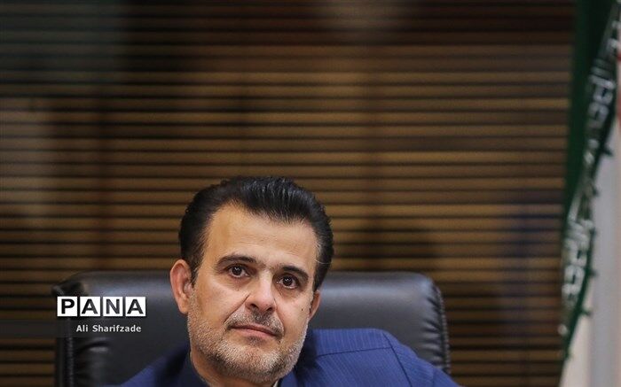 مدیر کل قرآن و نماز آموزش و پرورش: حضور دانش‌آموزان در نماز جماعت اختیاری است
