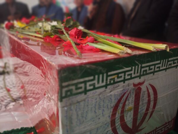 آخرین وداع دانش‌آموزان تبریزی با شهدای گمنام 