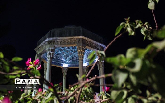 بازدید رایگان از مجموعه فرهنگی حافظ