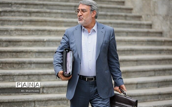 وزیر کشور: معاونان جایگزین استانداران بازنشسته می‌شوند