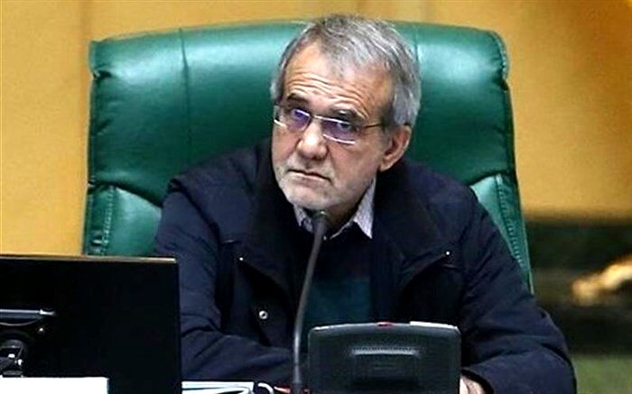 پزشکیان: با احیا کارت سوخت از قاچاق بنزین جلوگیری می کنیم
