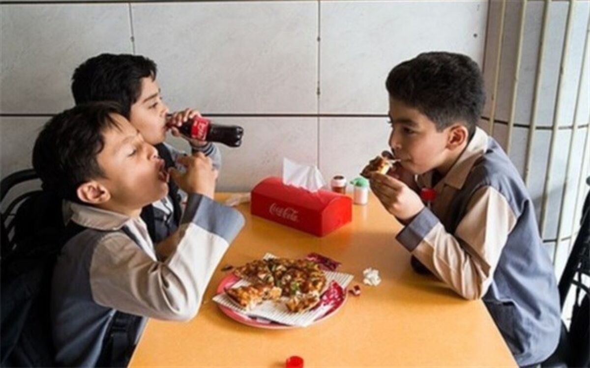 لزوم تغییر ذائقه دانش آموزان از فست فودها به سمت مواد غذایی سالم
