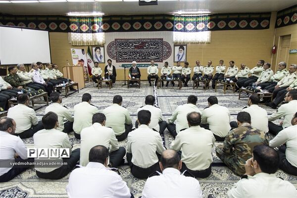 دیدار کارکنان فرماندهی انتظامی استان یزد با آیت الله ناصری‌