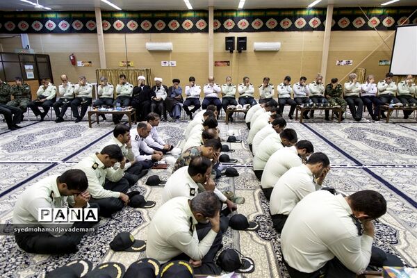 دیدار کارکنان فرماندهی انتظامی استان یزد با آیت الله ناصری‌