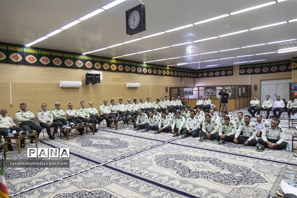 دیدار کارکنان فرماندهی انتظامی استان یزد با آیت الله ناصری‌