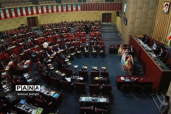 نخستین نشست نهمین دوره مجلس دانش‌آموزی