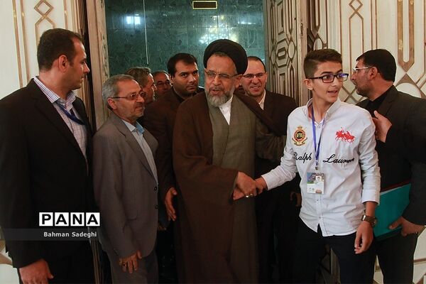 حضور وزیر اطلاعات در نهمین دوره مجلس دانش آموزی