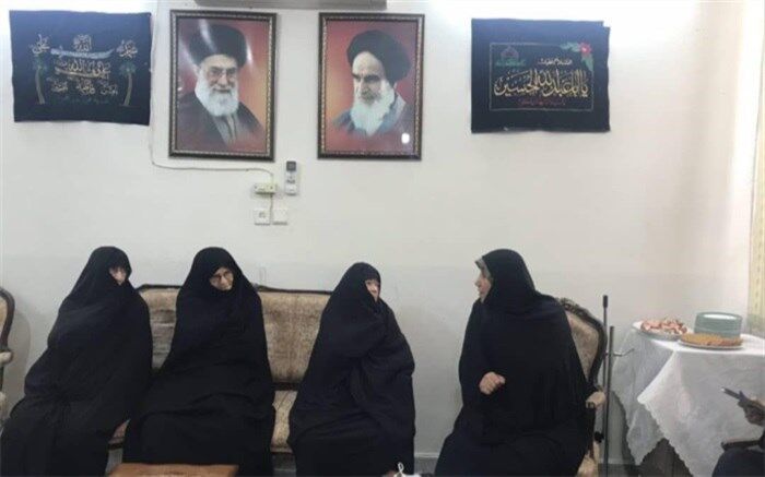 دیدار مدیرکل دفتر امور زنان آموزش و پرورش با تنها مجتهده کشور و  دختر حضرت امام (ره)