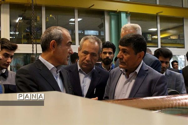 بازدید استاندار آذربایجان شرقی از واحدهای داروسازی تبریز