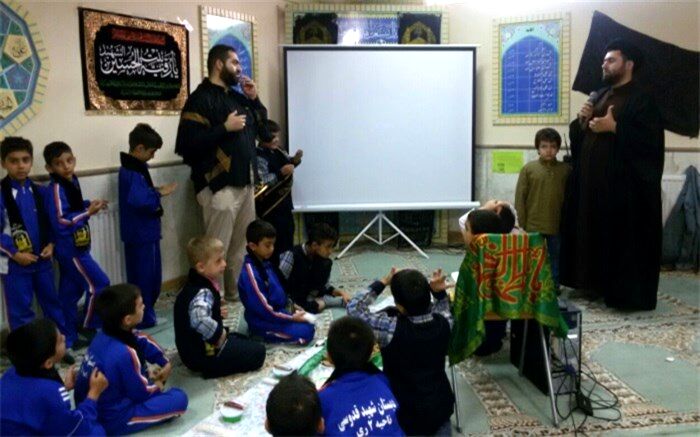 پرده خوانی حضرت رقیه (س) در دبستان پسرانه شهید قدوسی ناحیه دو ری برگزار شد