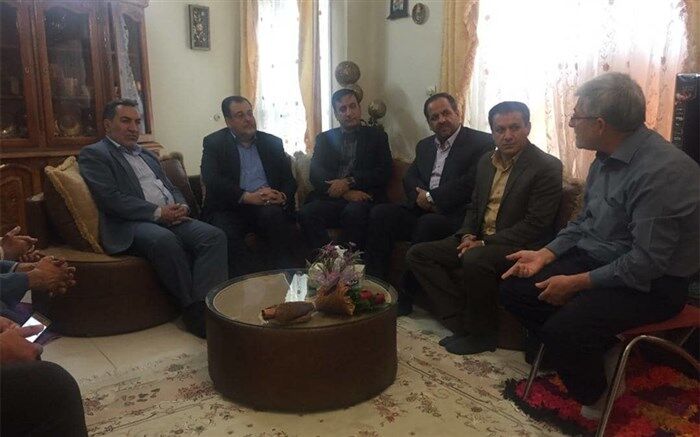 معلم مضروب شیرازی: حرمت نگاه معصومانه شاگردانم مانع واکنش متقابل به حمله کنندگان شد