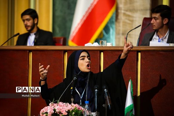 دومین روز از نخستین نشست نهمین دوره مجلس دانش‌آموزی-2