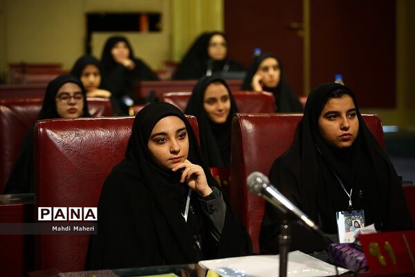 دومین روز از نخستین نشست نهمین دوره مجلس دانش‌آموزی-2