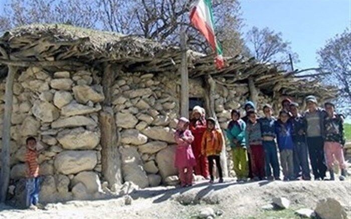 بسیاری از دانش‌آموزان روستای مرزی " کُرند" ترک تحصیل کرده‌اند