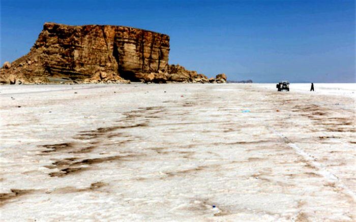 مدیر ستاد احیا در آذربایجان غربی: خطر احیا نشدن دریاچه ارومیه  یک‌سوم کشور را تهدید می کند