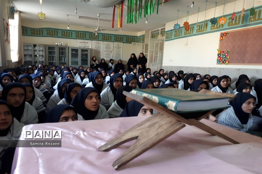 توزیع آش نذری به مناسبت شهادت حضرت رقیه (س)  در مدارس شیراز