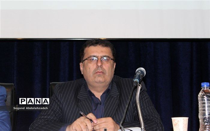 رئیس دانشگاه فرهنگیان مازندران تأکید کرد: ضرورت بازنگری شورای معلمان در اسناد بالادستی آموزش‌وپرورش