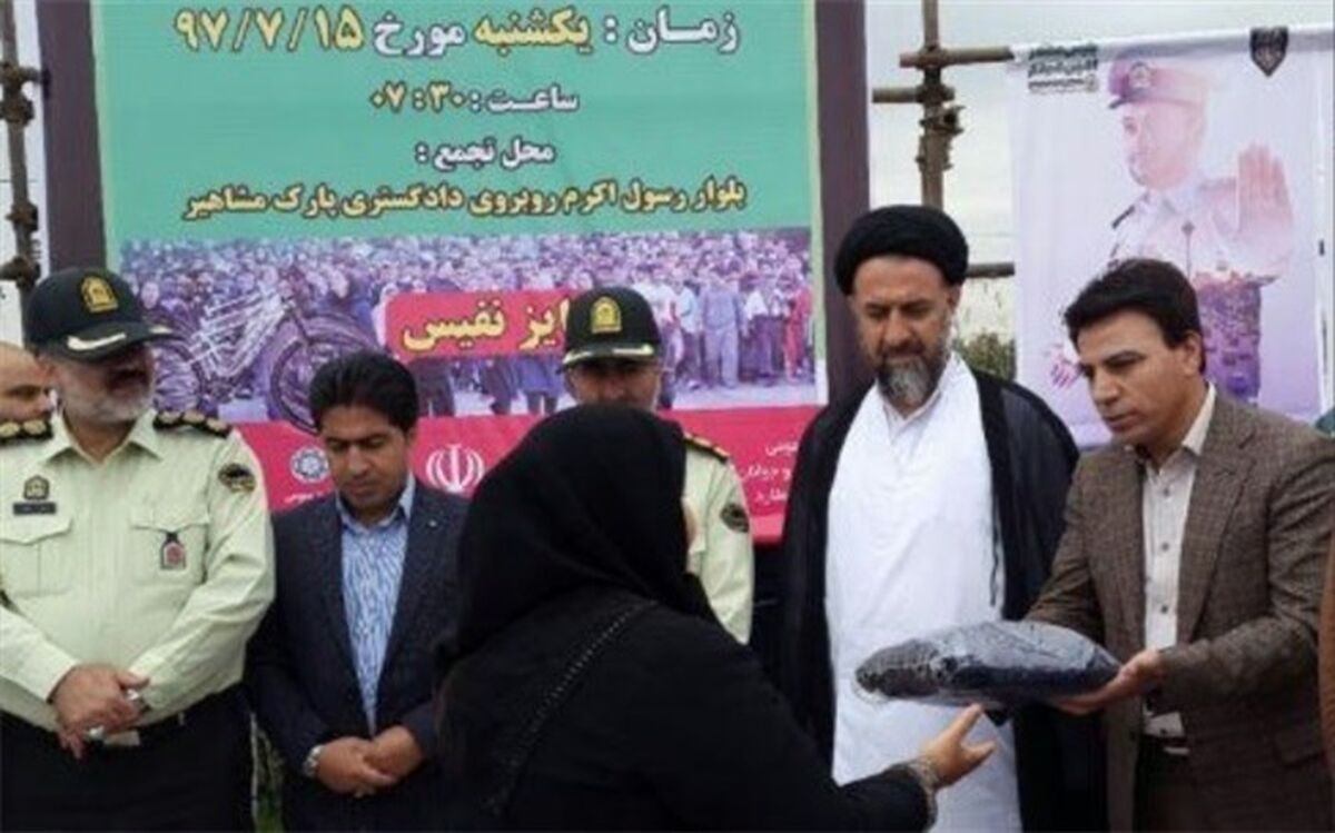 برگزاری همایش صبحگاهی  گرامیداشت هفته ناجا در ملارد
