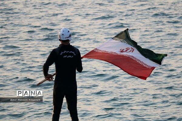 مانور نیروی دریایی جزیره کیش به مناسبت هفته ناجا در جزیره کیش