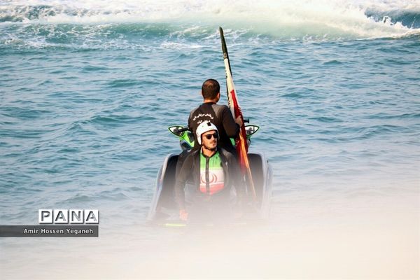 مانور نیروی دریایی جزیره کیش به مناسبت هفته ناجا در جزیره کیش