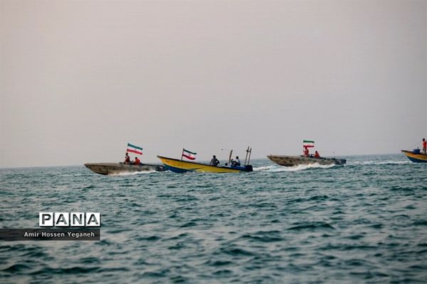 مانور نیروی دریایی جزیره کیش به مناسبت هفته ناجا در جزیره کیش