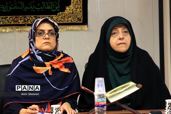 نشست تخصصی ارائه گزارش تحولات جامعه زنان عشایری و روستایی