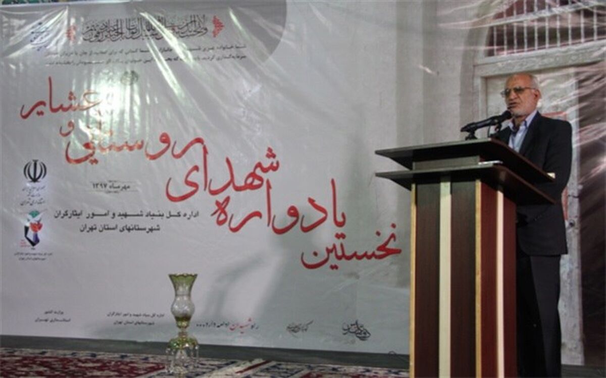 مردم ایران اسلامی با حضورهمیشگی در صحنه از تمامی مشکلات اقتصادی عبور خواهند کرد