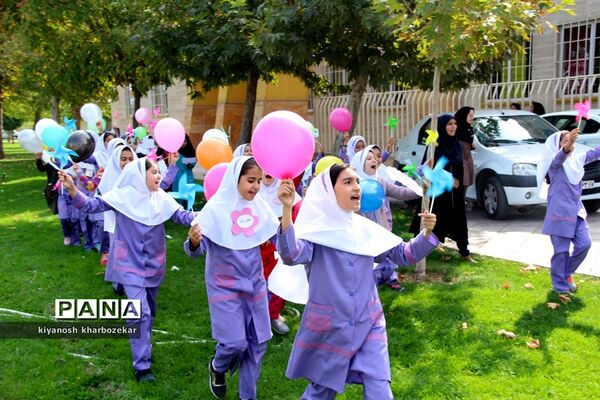 حضور دانش آموزان در کانون فکری ، کودکان و نوجوانان آذربایجان غربی «بمناسبت روز جهانی کودک»