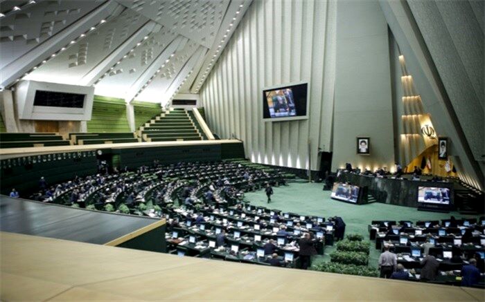 بررسی بسته حمایتی دولت پشت درهای بسته مجلس