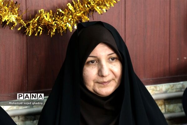 مراسم آغازین آموزش رسمی قرآن به دانش‌آموزان ابتدایی