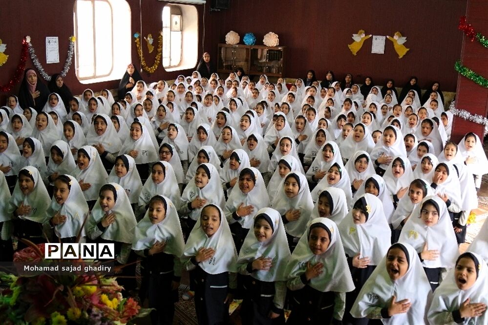 مراسم آغازین آموزش رسمی قرآن به دانش‌آموزان ابتدایی