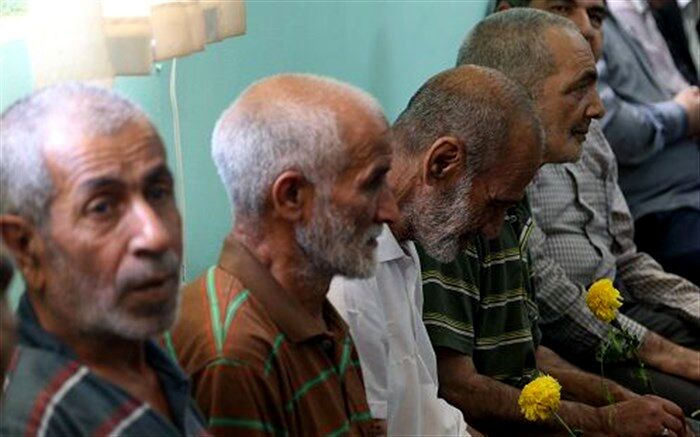 دیدار کودکان مهدهای کودک بهزیستی با سالمندان مرکز جهاندیده در اراک