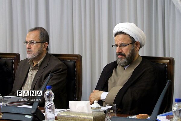 جلسه شورای عالی انقلاب فرهنگی