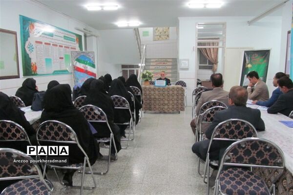 برگزاری کارگروه مشترک دبیرستان‌های پسرانه و دخترانه استعداد درخشان دکتر رمضانخانی و دکتر شاهی ناحیه یک یزد